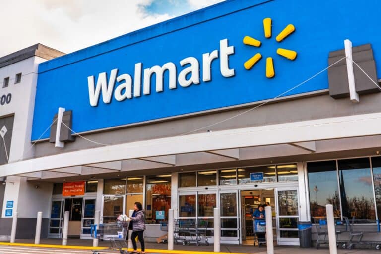 Walmart to adopt Apple Pay and Google Pay across US stores
